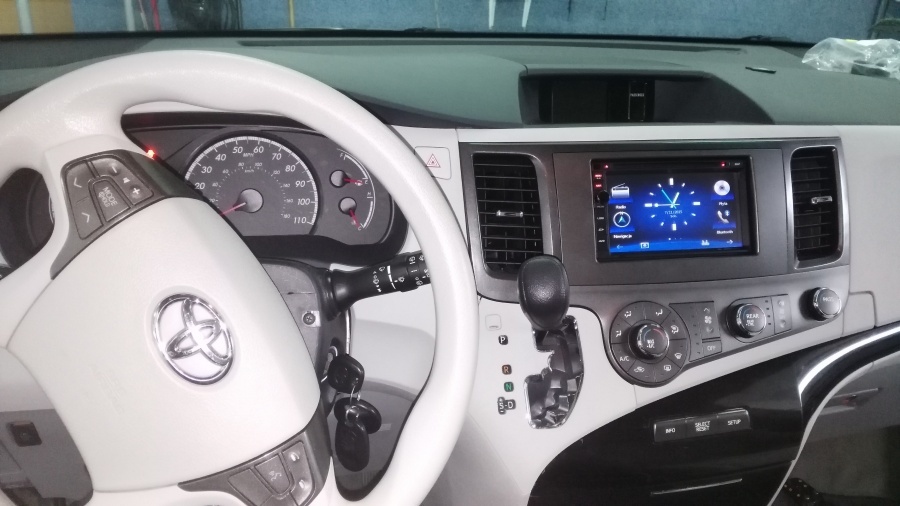 Toyota Sienna.jpeg